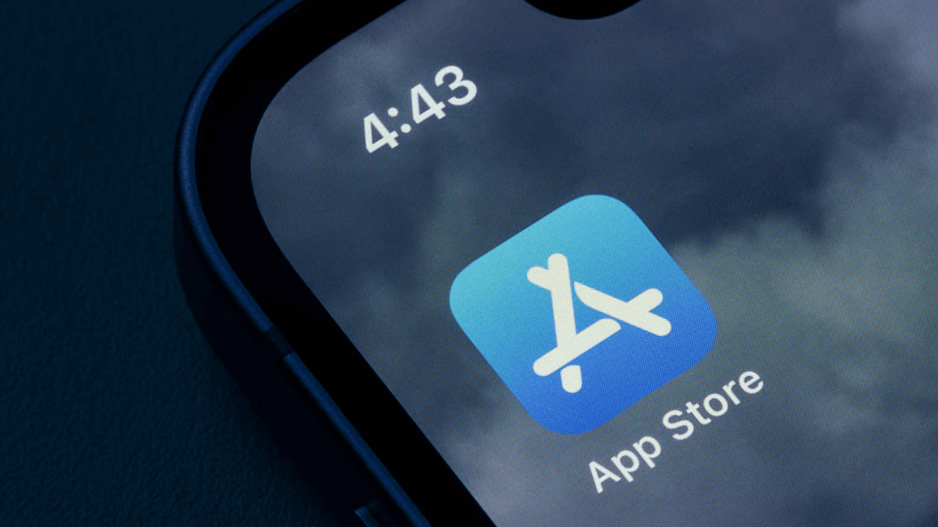 Apple Faces Class Action Lawsuit Over Crypto Scam App on App Store